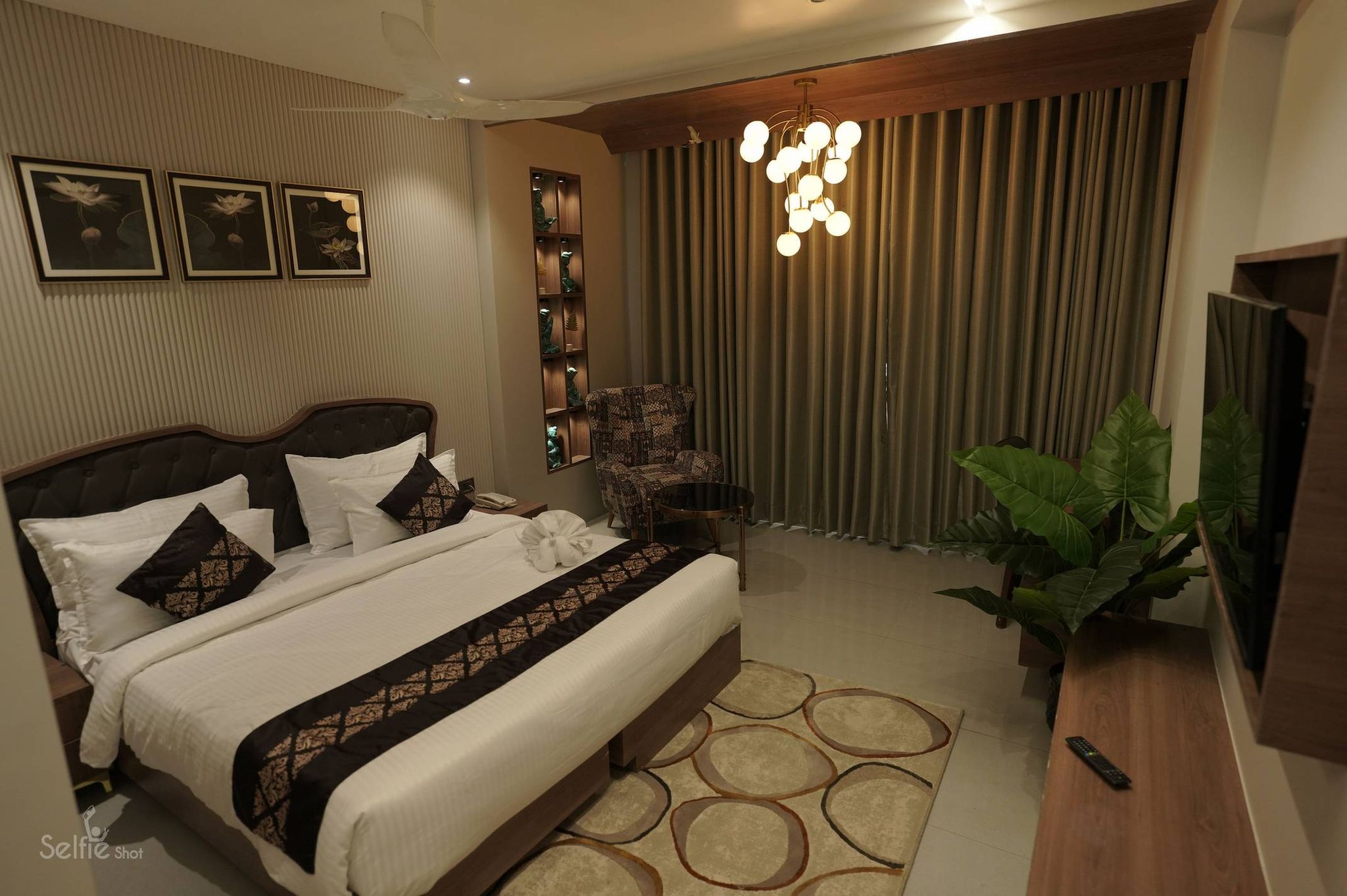 Suite Room with Sea and Temple View