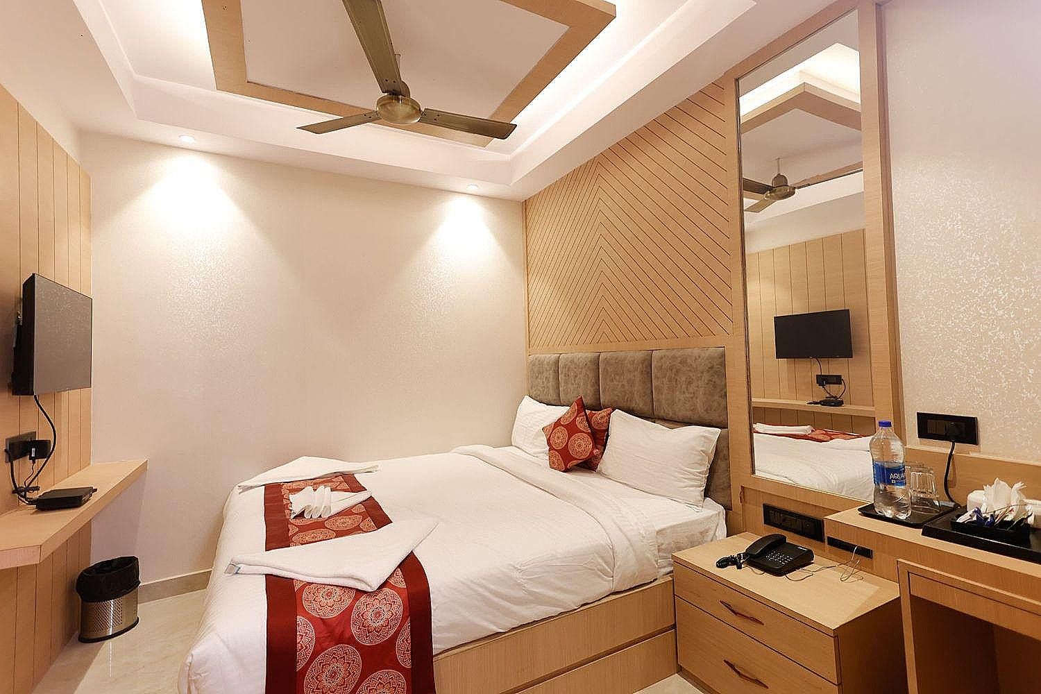 Hotel Sarc Inn Deluxe Room 2