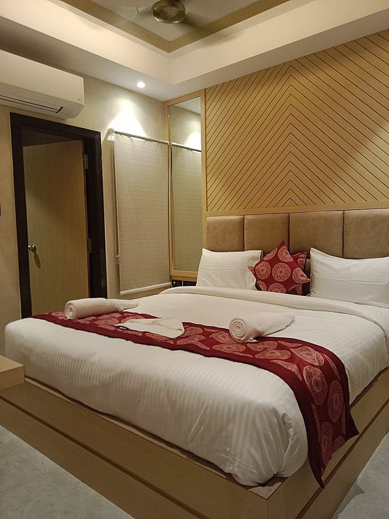 Hotel Sarc Inn Deluxe Room 3