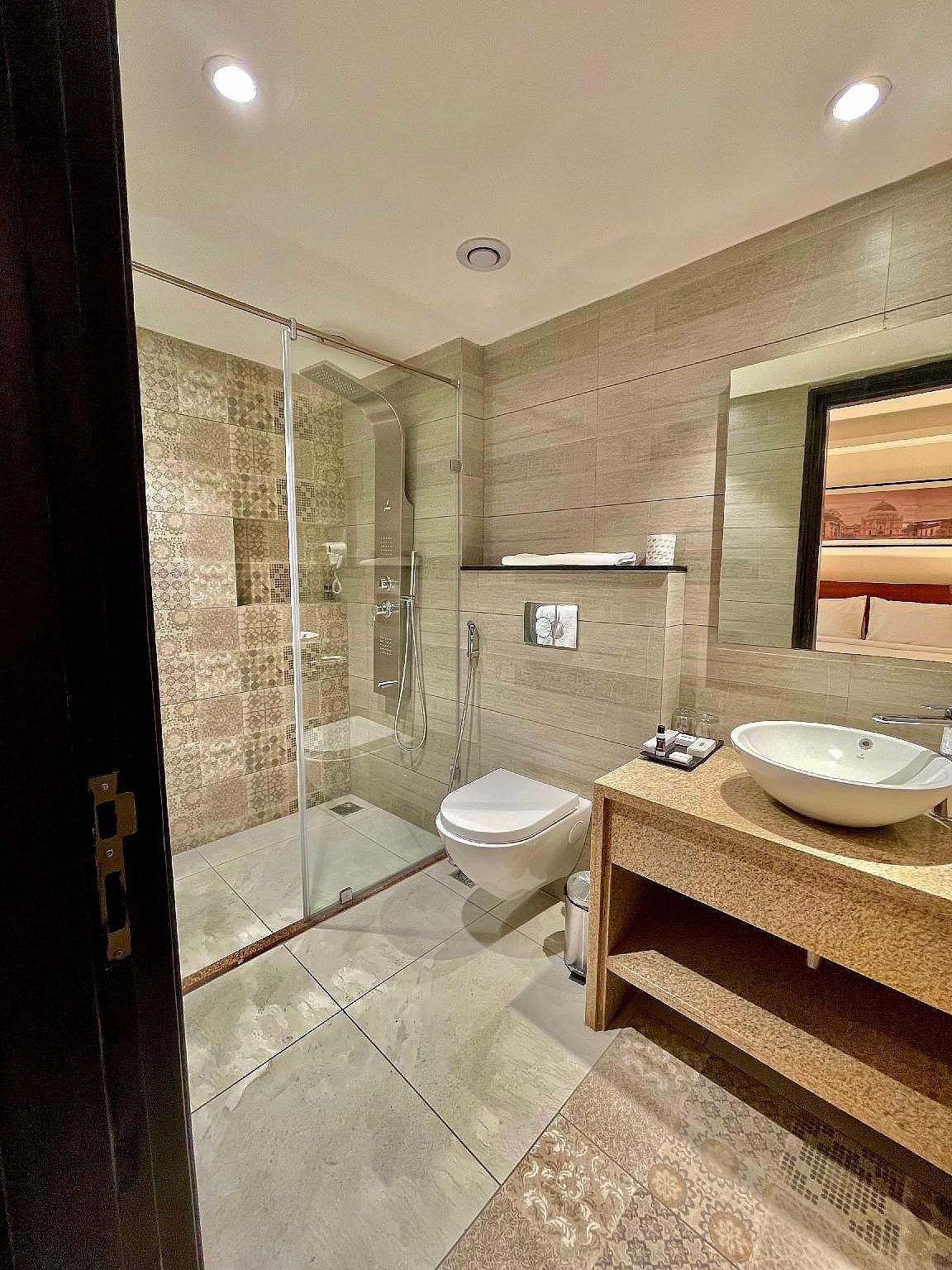 1 King Bed,Non-Smoking,Premium Room