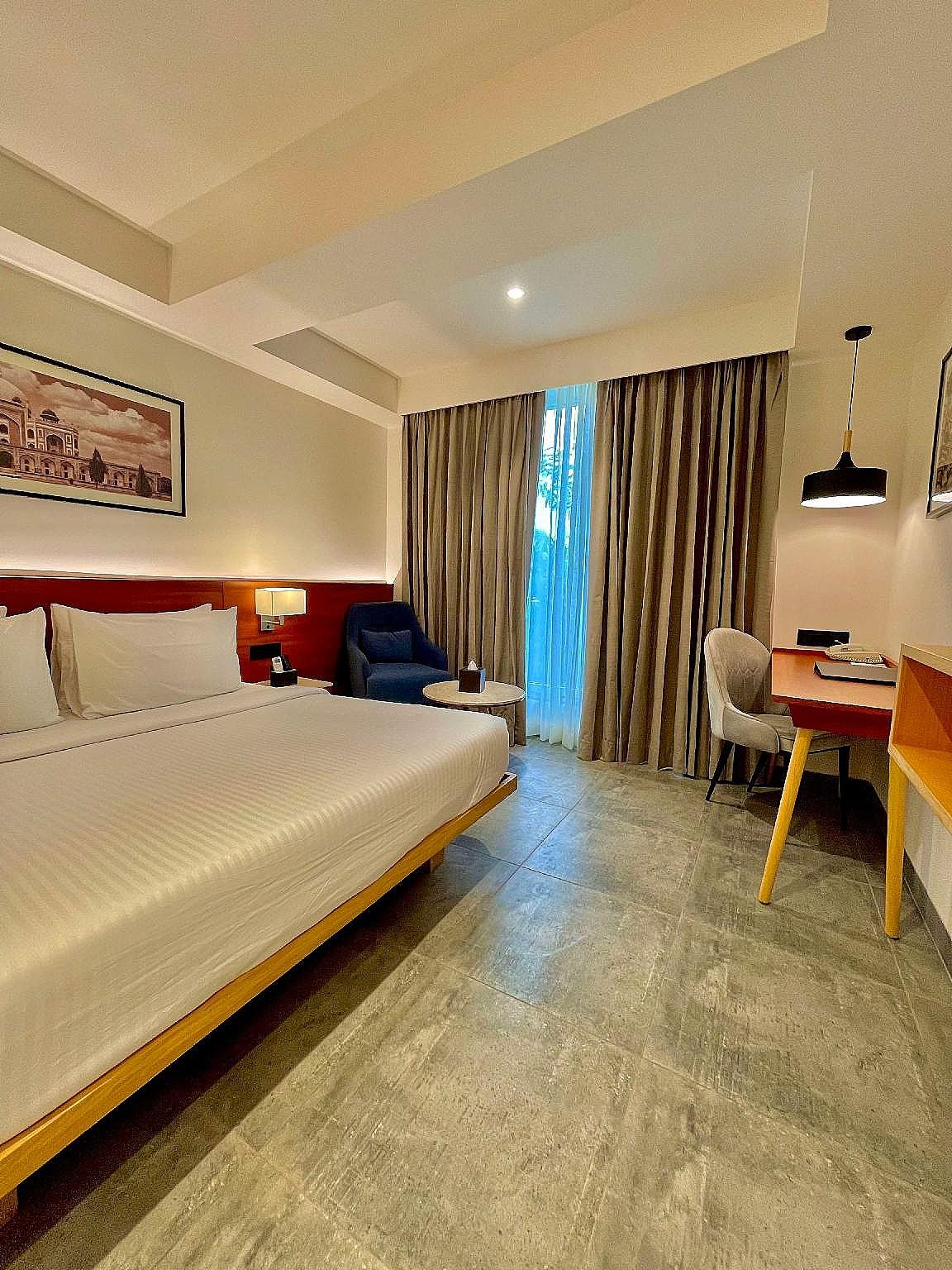 1 King Bed,Non-Smoking,Superior Room