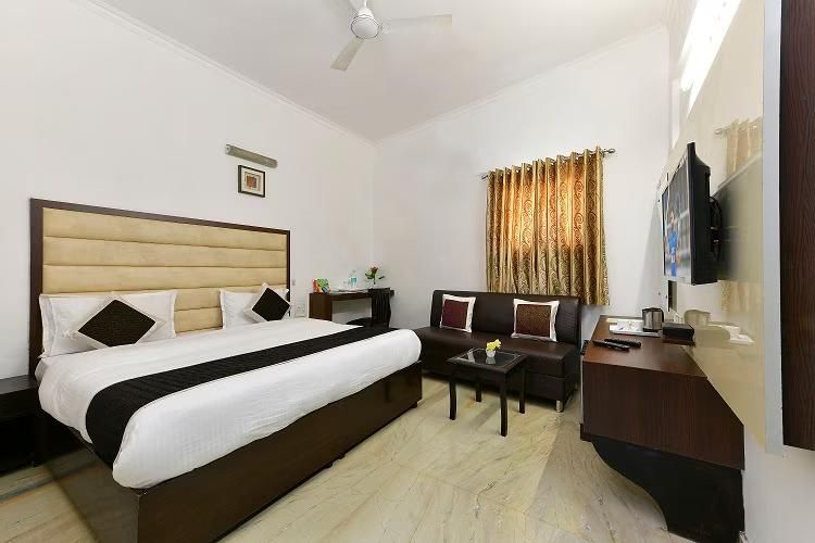 Family Interconnected Room