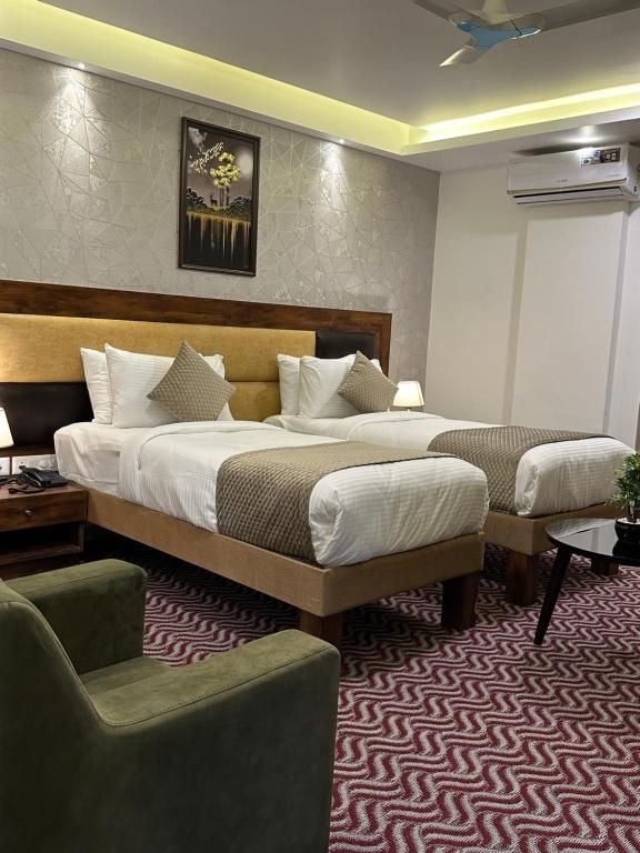 ROYAL ACE LUXUR Executive Double or Twin Room