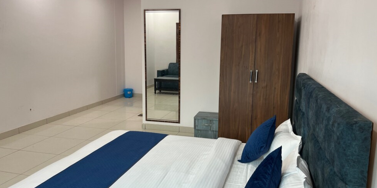 Surya Inn Super Deluxe Room 6