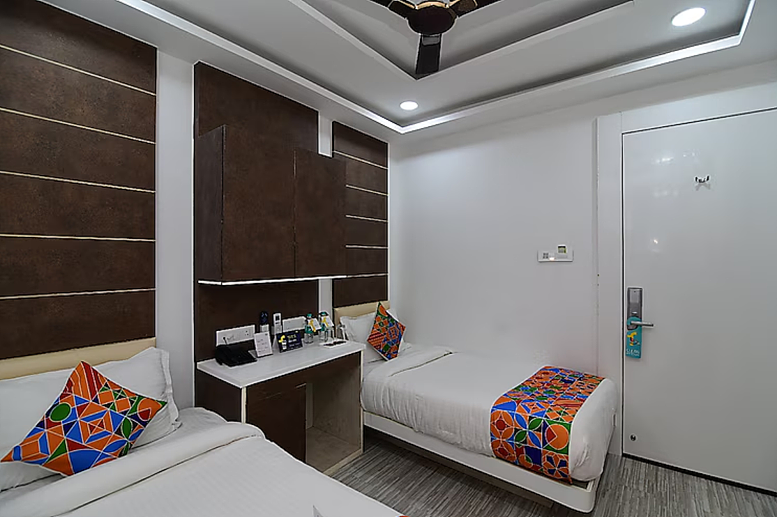 Deluxe Twin Bed Room