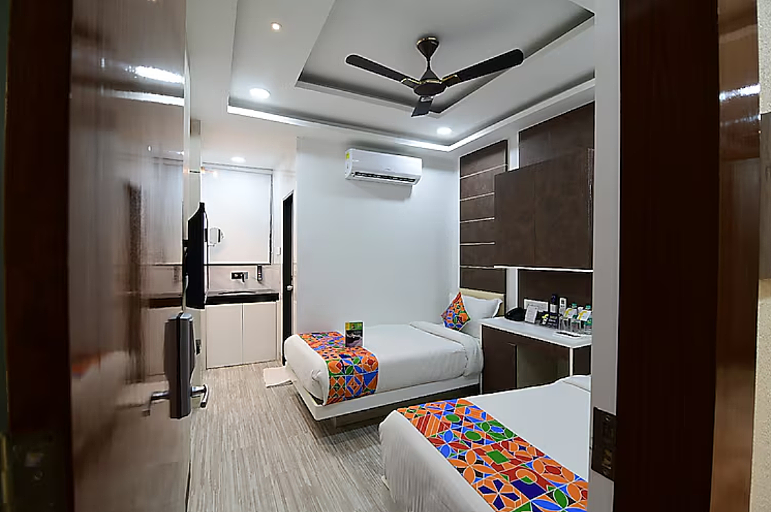 Deluxe Twin Bed Room