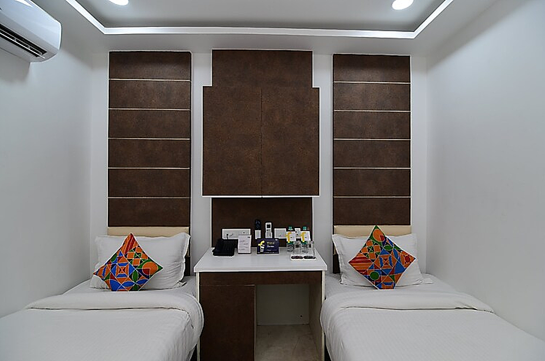 Deluxe Twin Bed Room