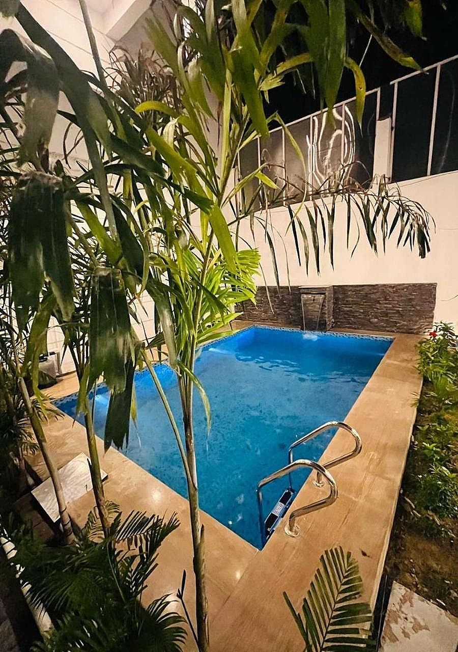 Swimming pool