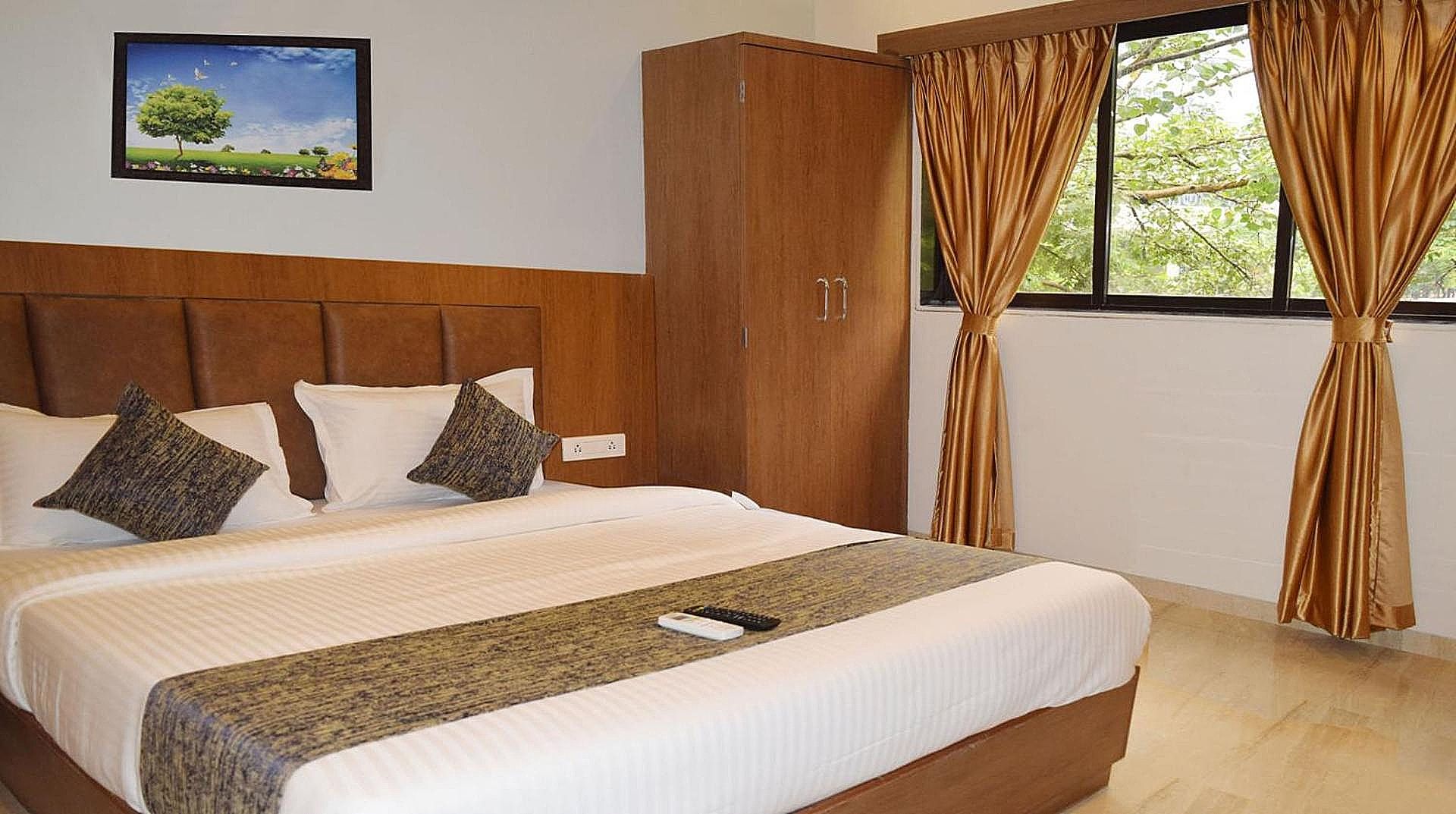 Standard King Bed Room