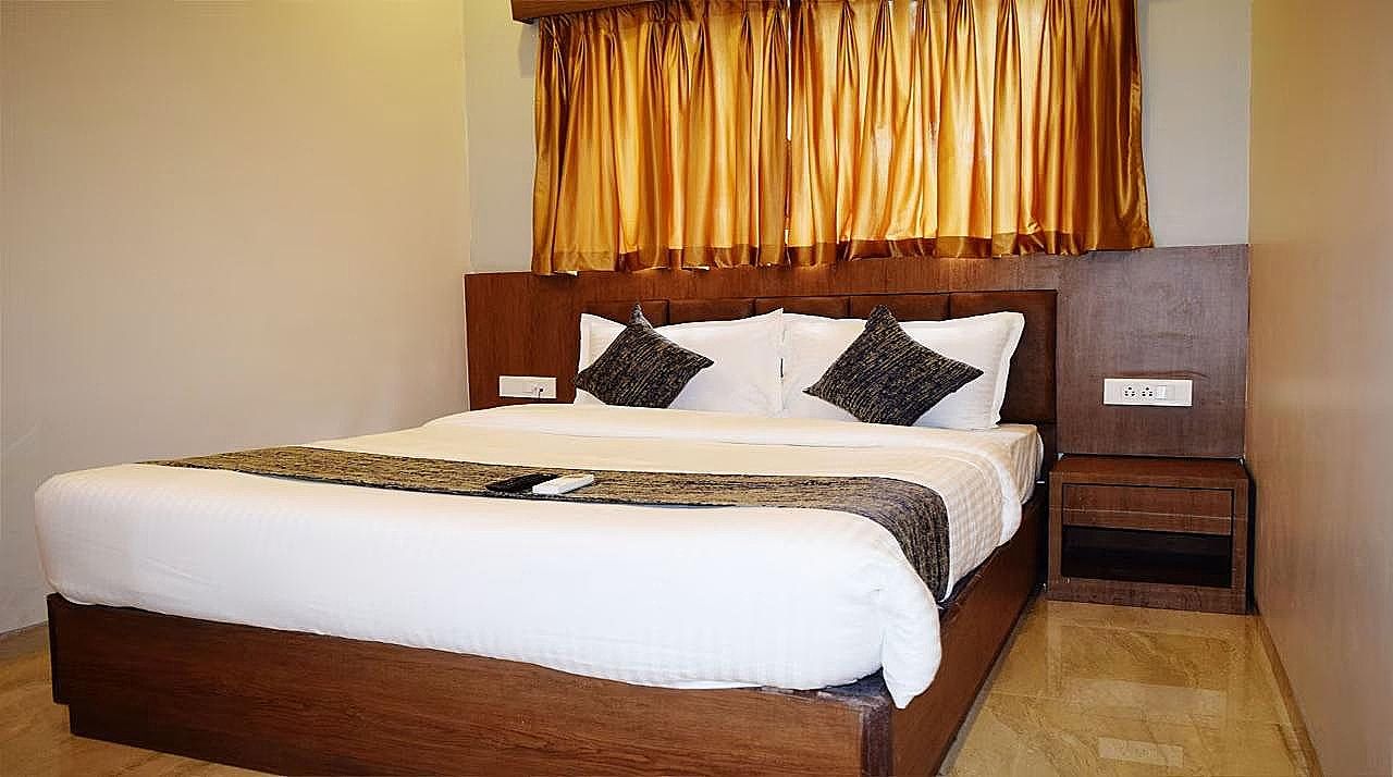 Standard King Bed Room