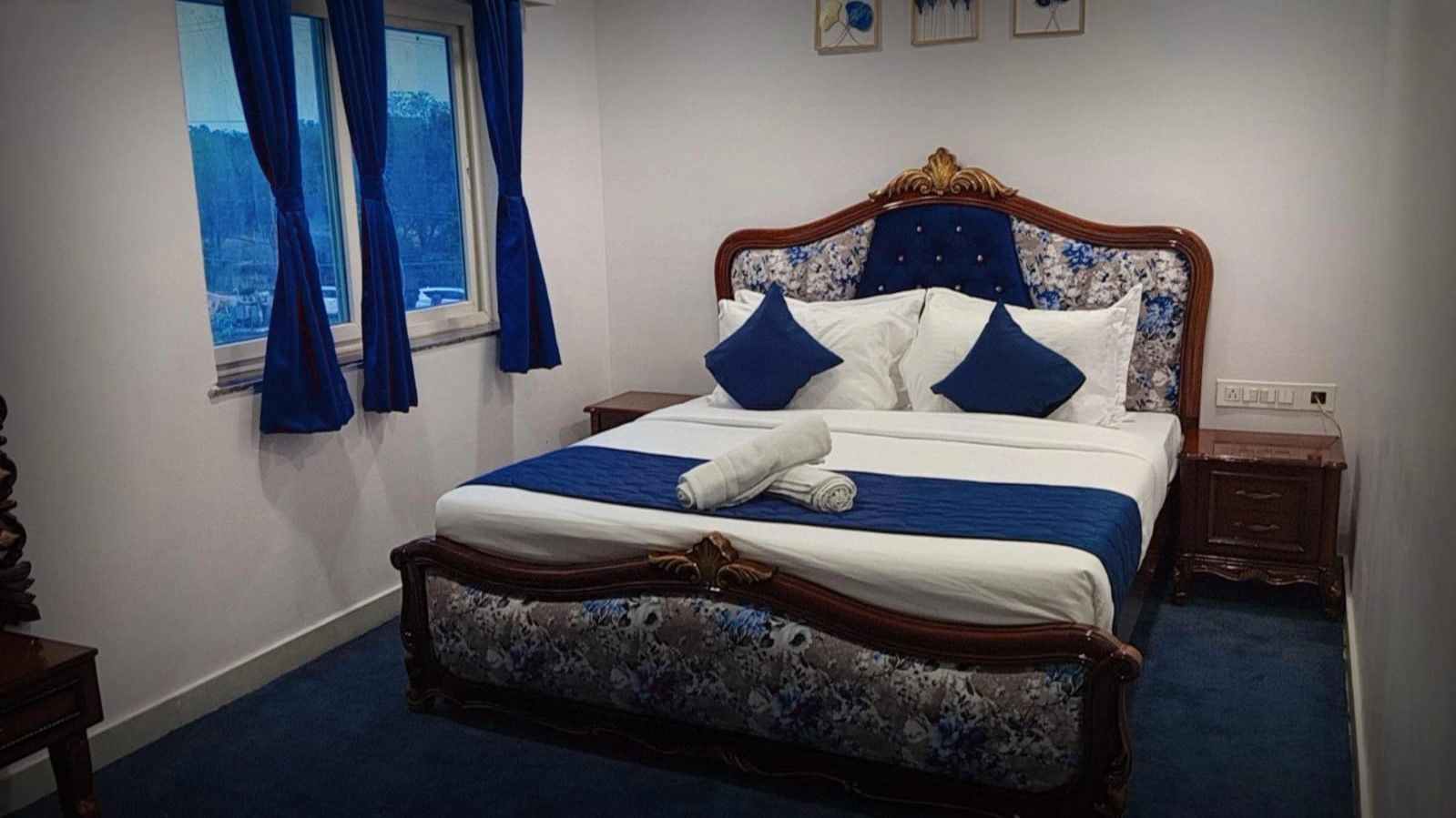  Suite Lake View Room