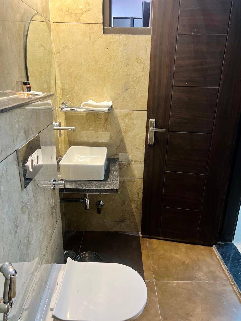 R G Bilkha Hotel And Resorts Deluxe Room 4