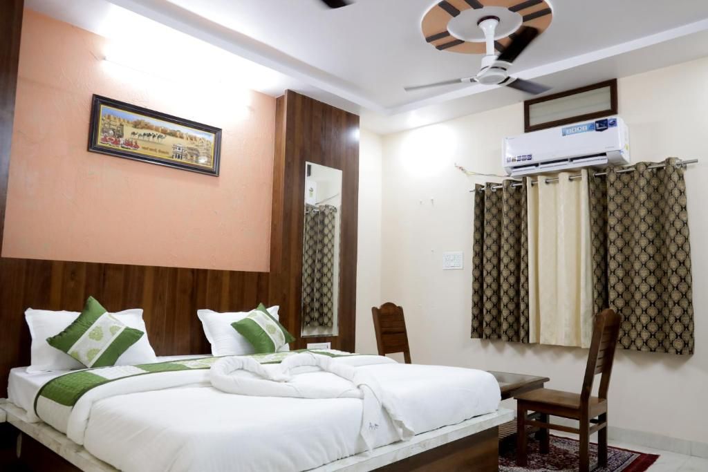 HOTEL AJEET PALACE Deluxe Double Room 2