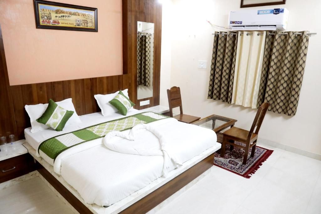 HOTEL AJEET PALACE Deluxe Double Room