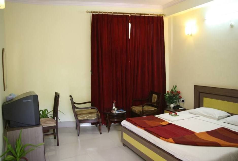 Hotel Inderlok (Pure Veg Hotel) Deluxe Room 2