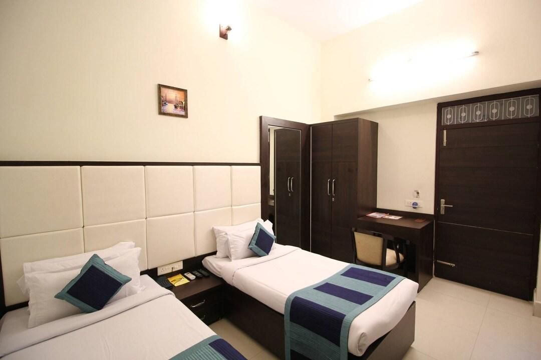 Hotel Inderlok (Pure Veg Hotel)