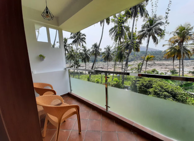 Athirapilly Polaris Resort River View Room with Balcony 3