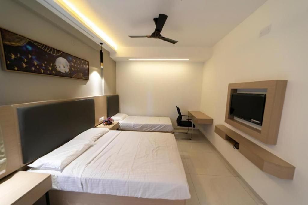 Deluxe Ac Triple Room
