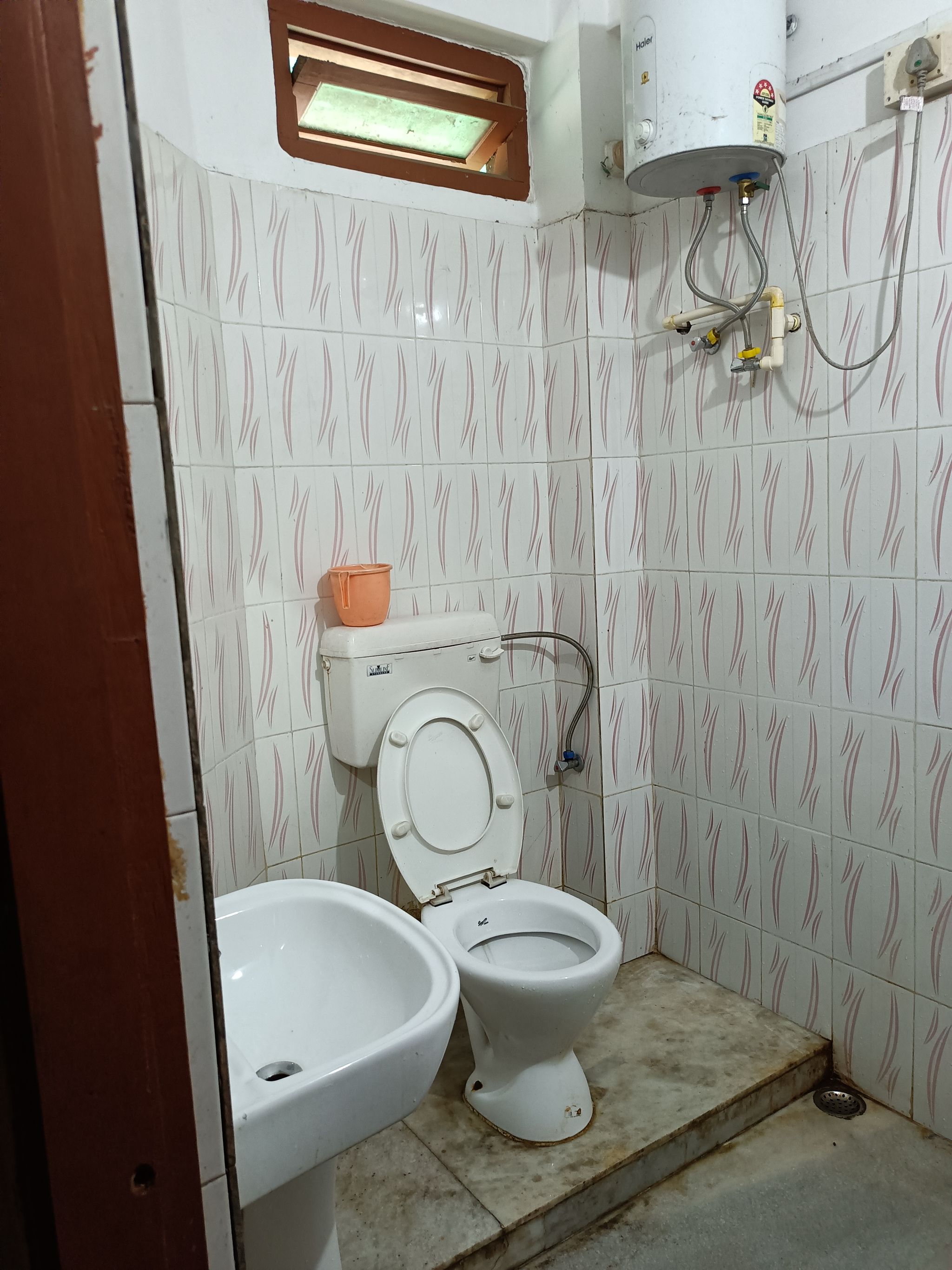 Hotel Yuvraj Palace Deluxe Non AC Room 6