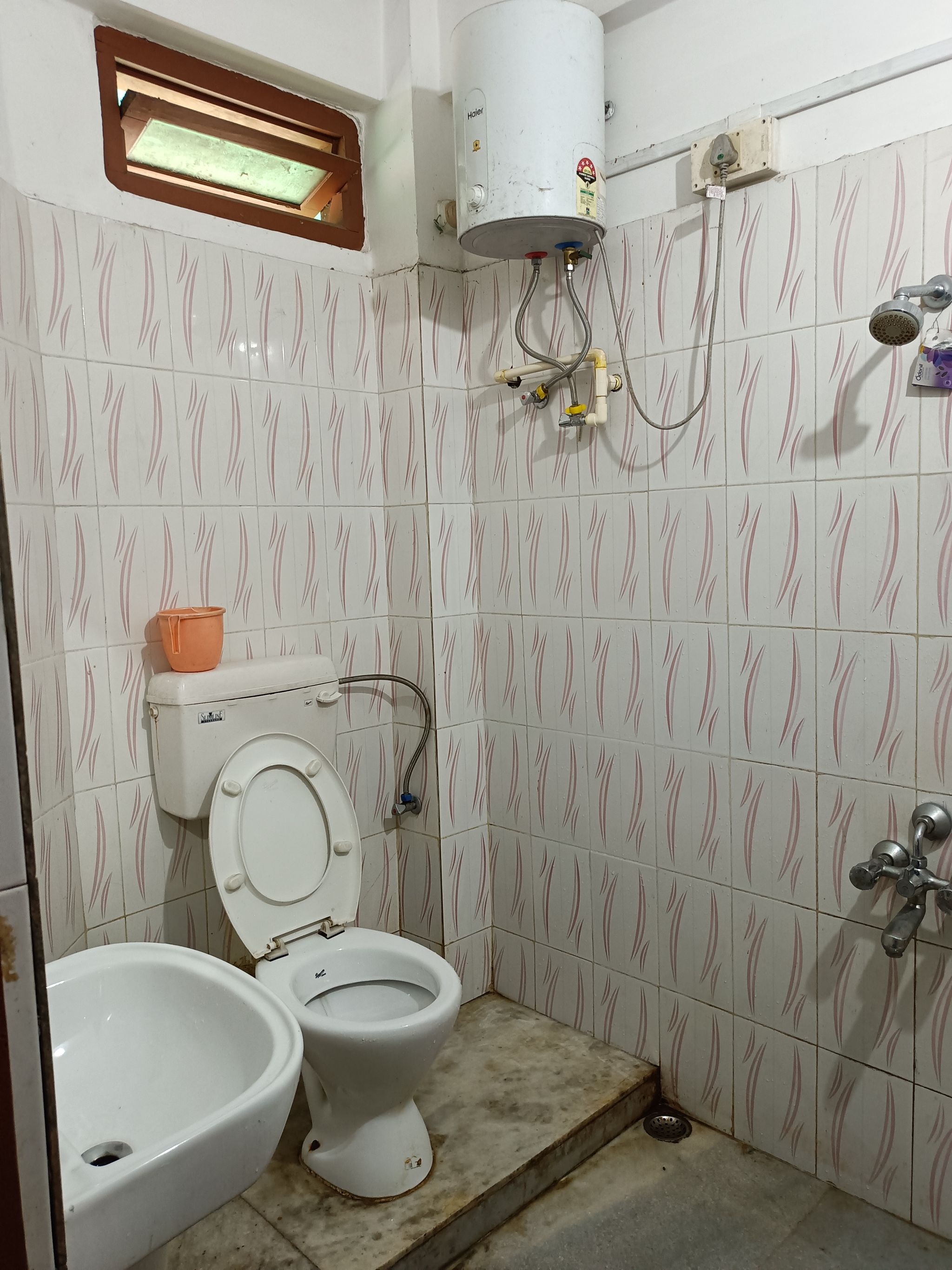 Hotel Yuvraj Palace Deluxe Non AC Room 7