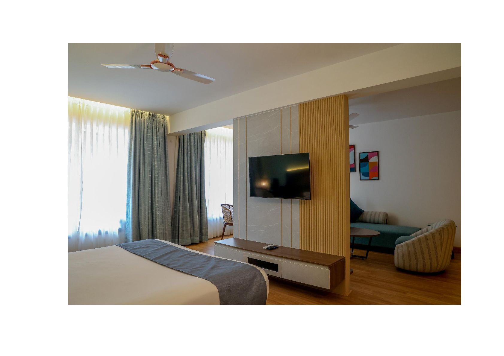 Junior Suite With Bathtub