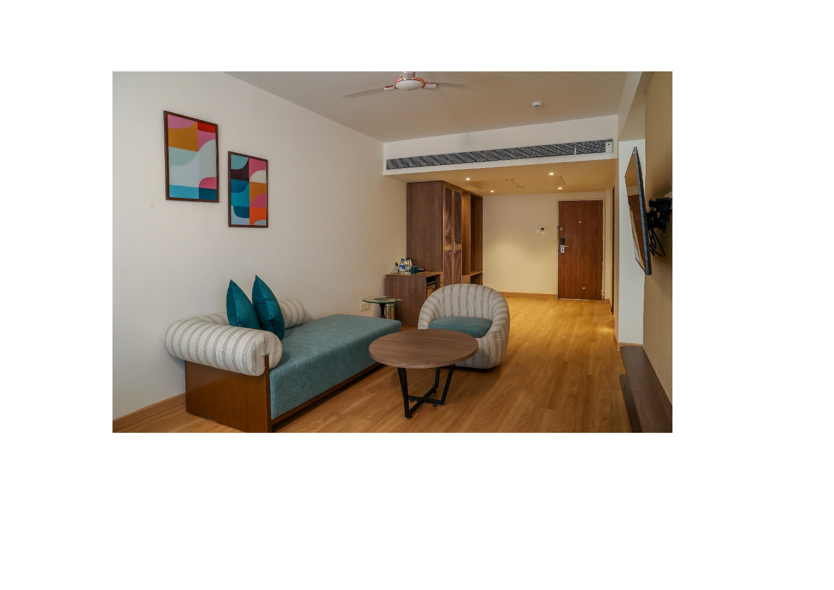 Junior Suite With Bathtub