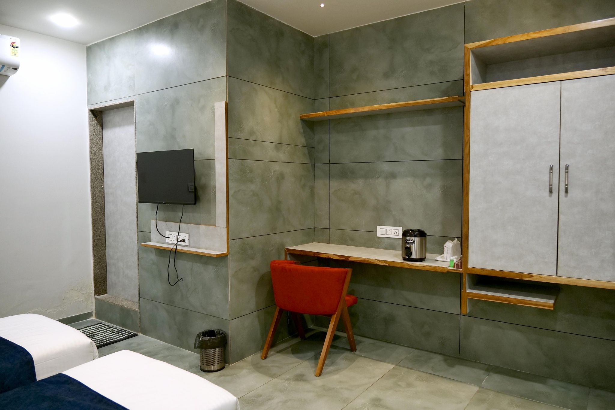 Hotel Sweet Time Restaurant & Banquet Royal Family Room 10