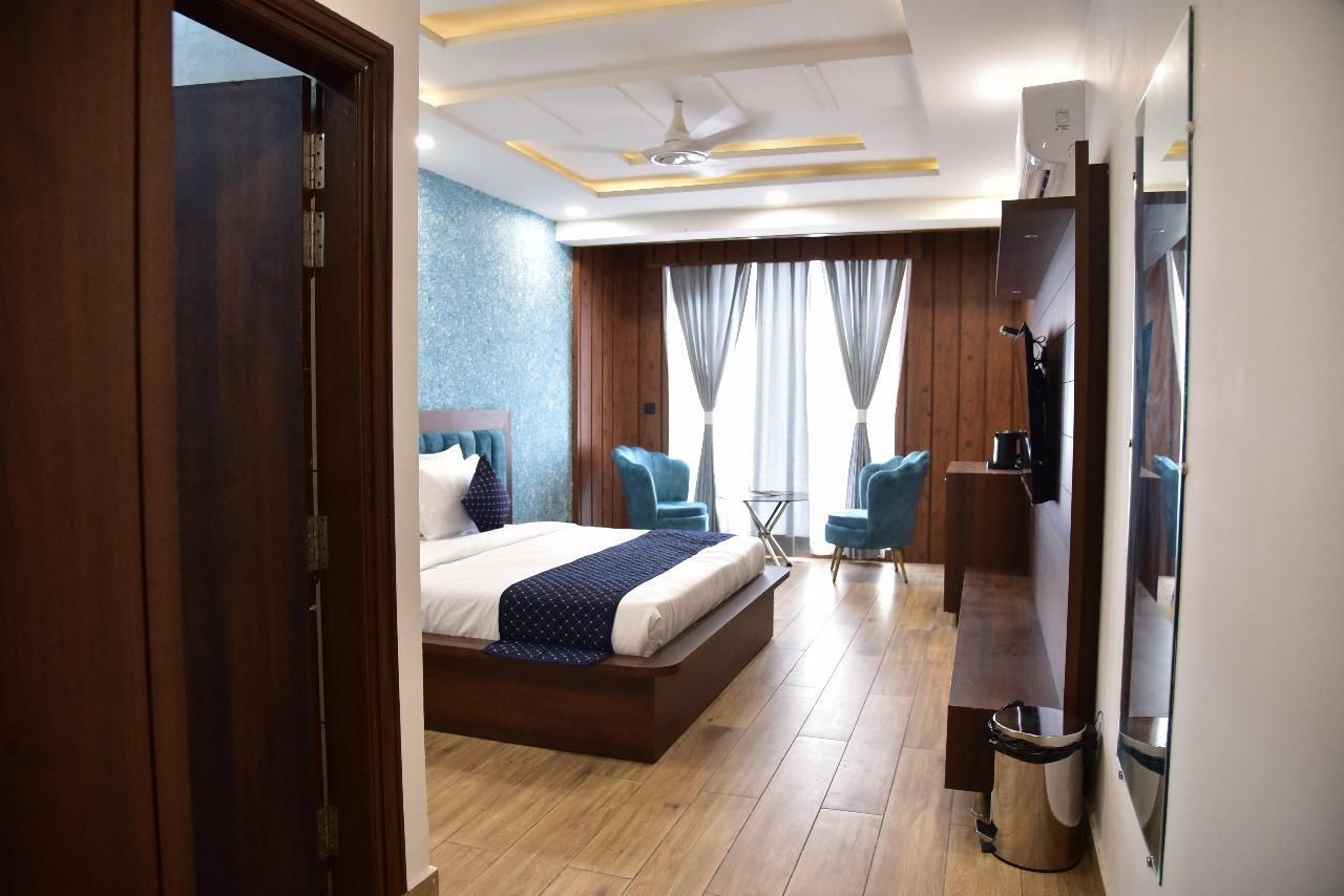 Family Suite with Jacuzzi