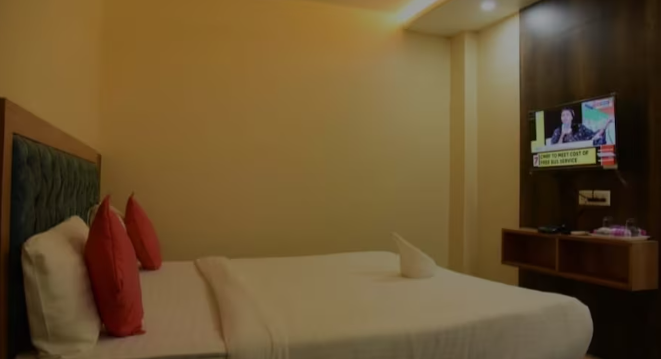 Deluxe Standard Bedroom