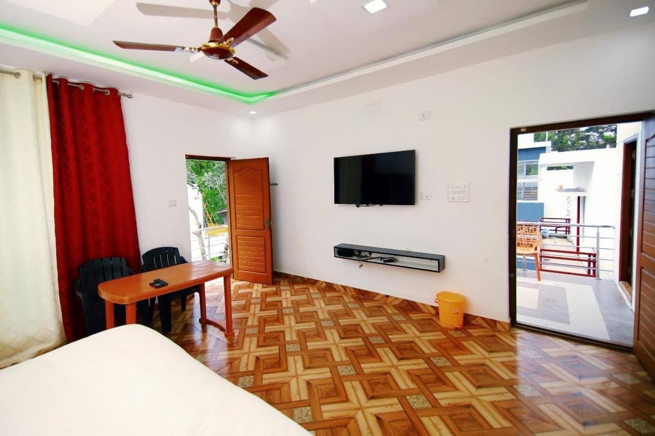 King Room - Balcony Hill View