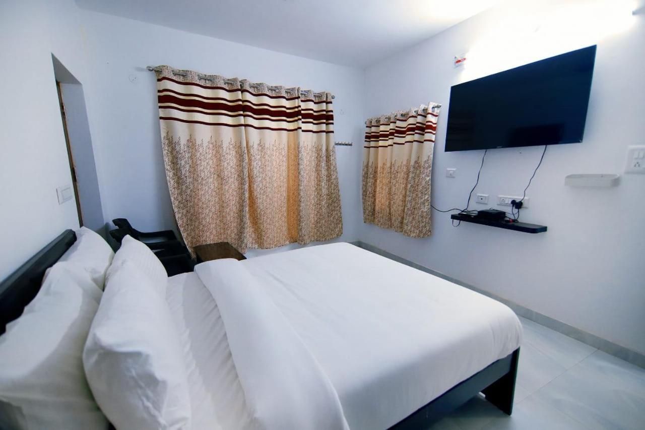 King Room - Balcony Hill View