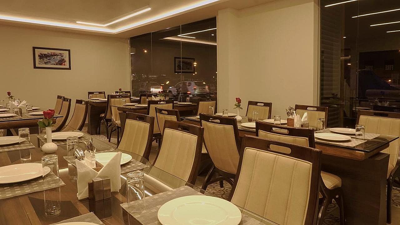 Food & Dining