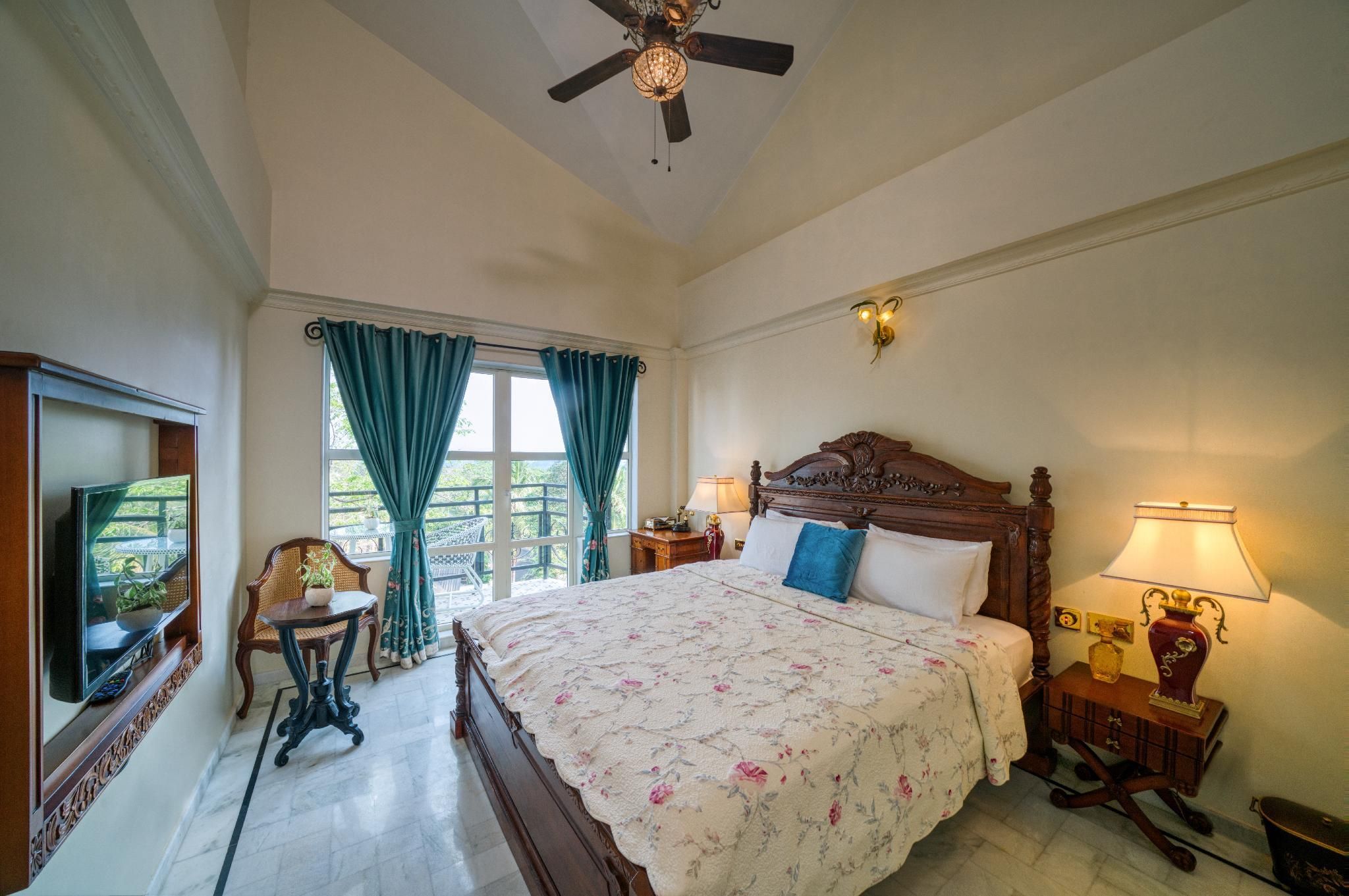 Emerald Suite