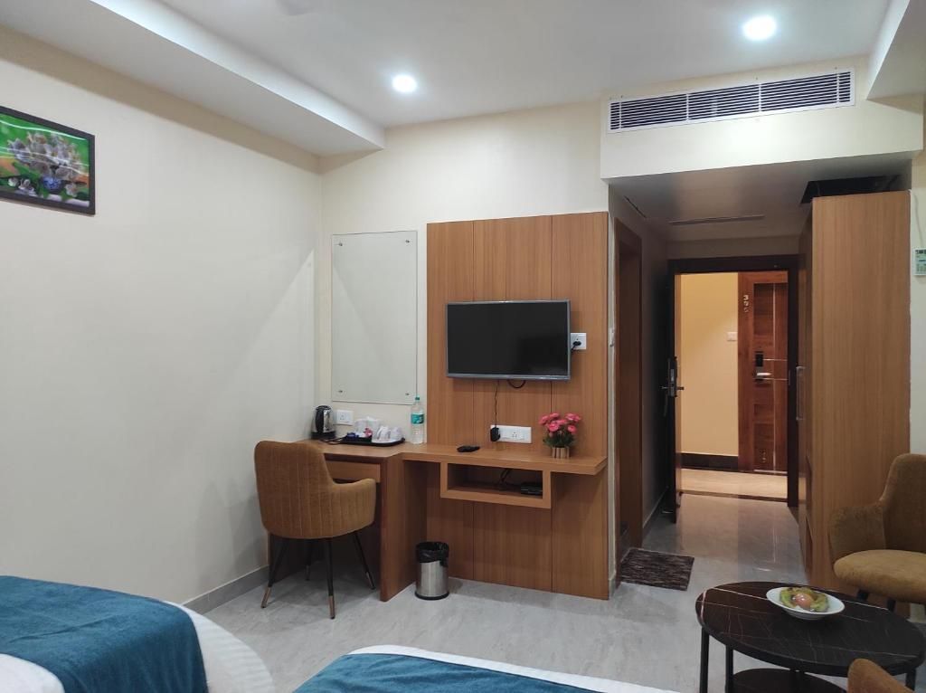 Hotel Kingdom Palace Twin Room 13