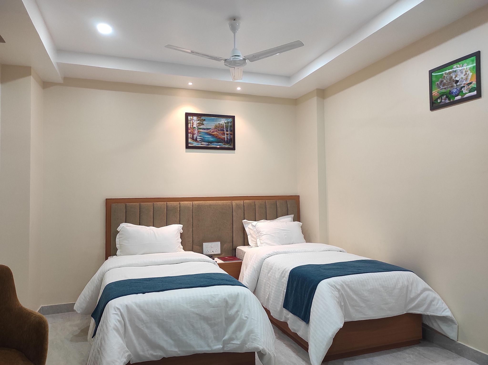 Hotel Kingdom Palace Twin Room 7