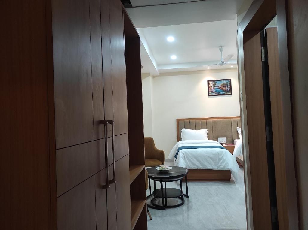 Hotel Kingdom Palace Twin Room 3