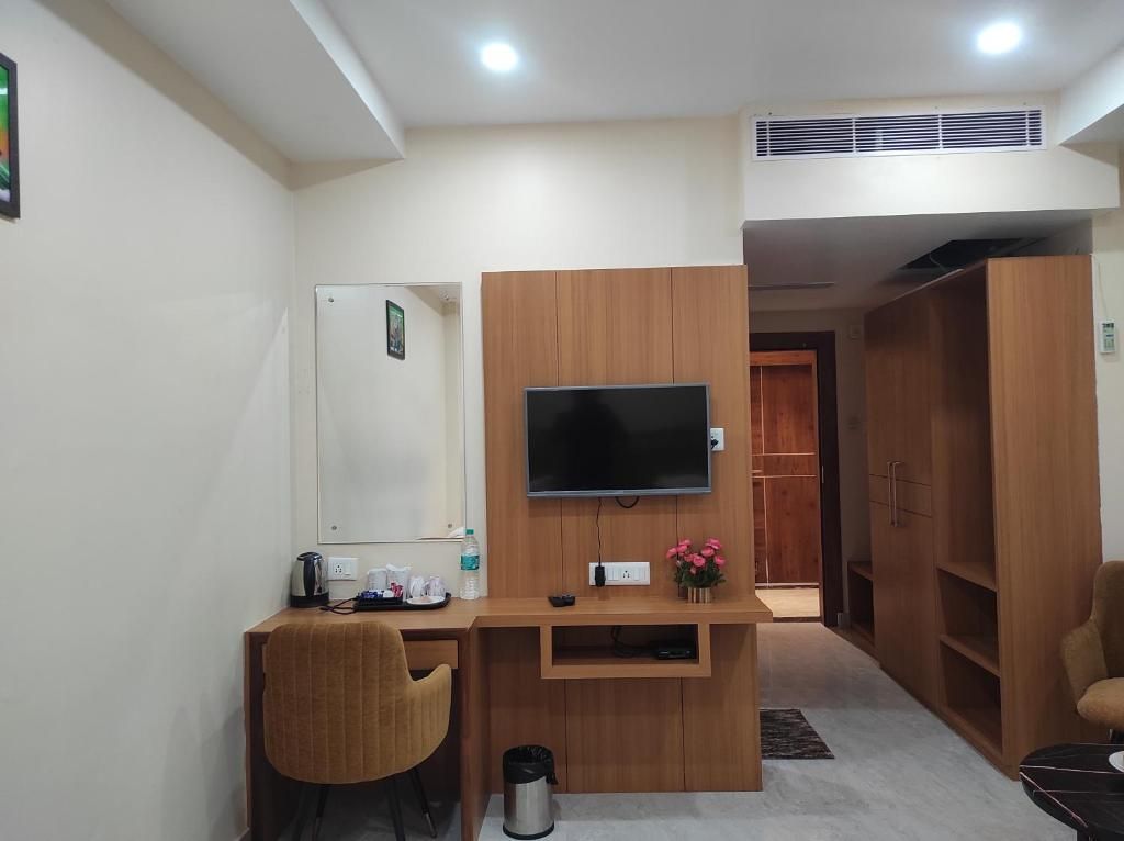 Hotel Kingdom Palace Twin Room 14