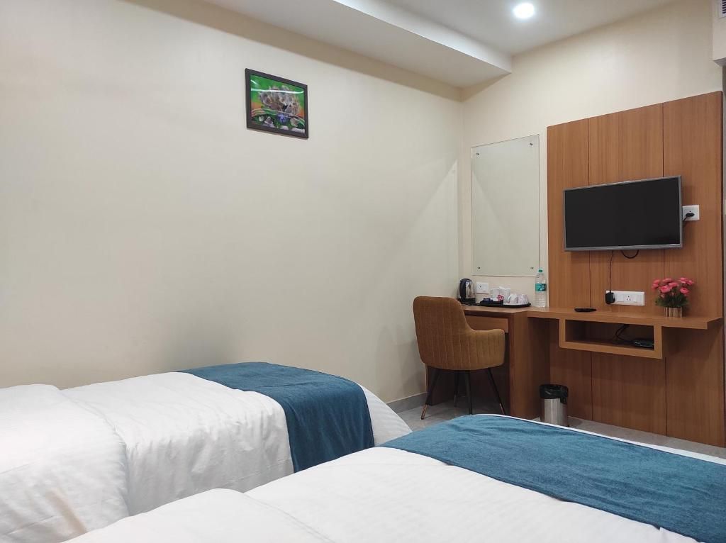 Hotel Kingdom Palace Twin Room 4