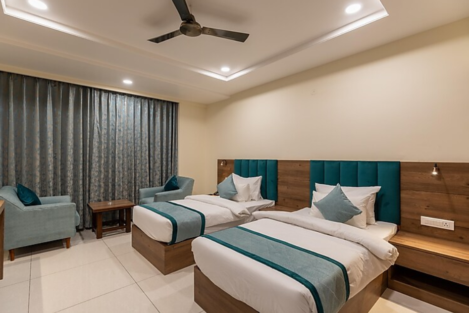 King superior twin-bed room