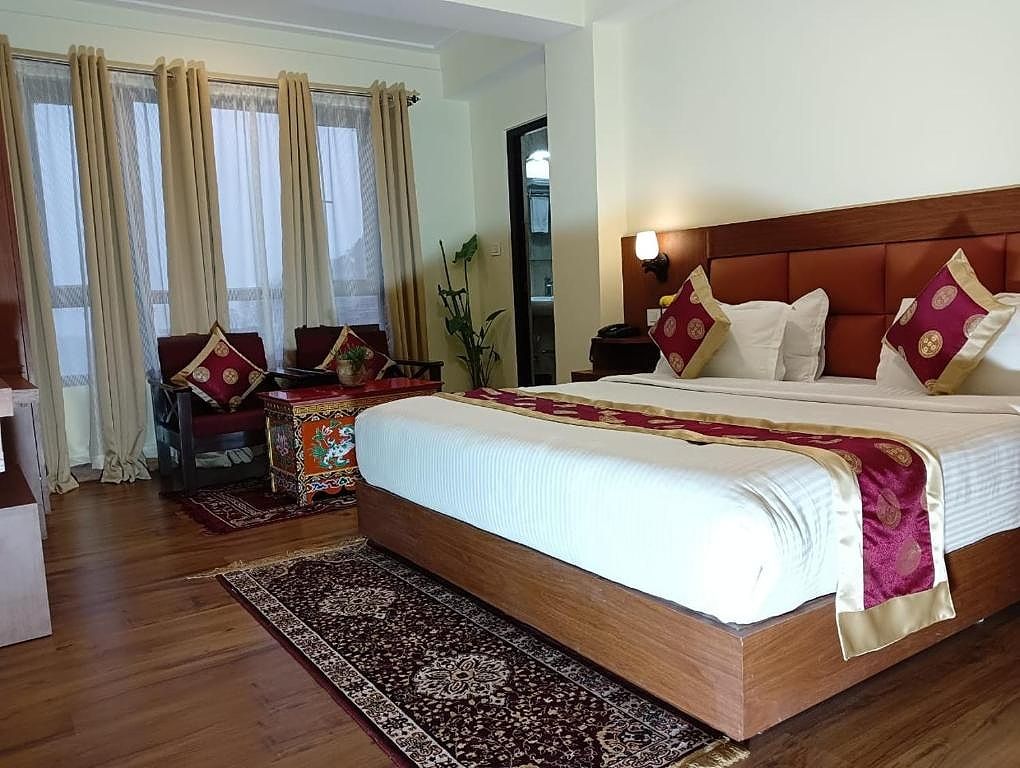 HOTEL ZINGKHAM RESIDENCY EXECUTIVE DELUXE 