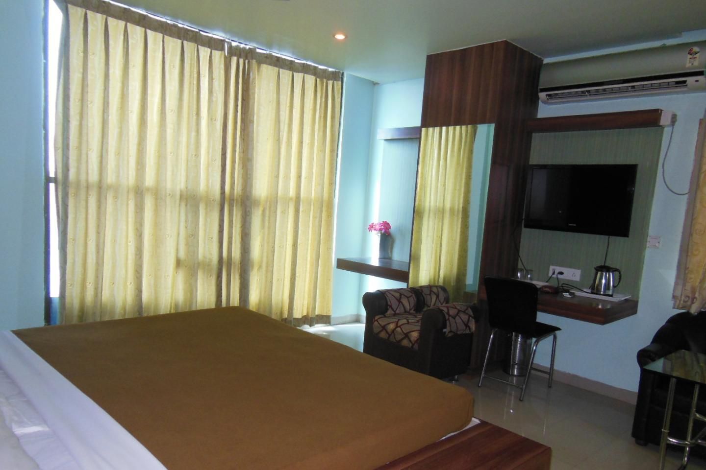 Hotel Bhubaneswari Classic Premium Room 5