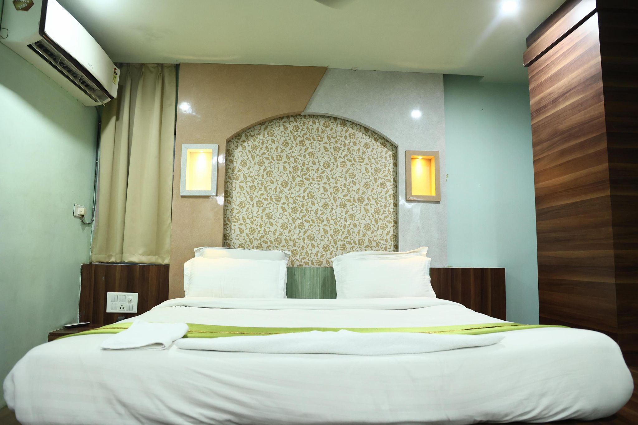 Hotel Bhubaneswari Classic Premium Room 6