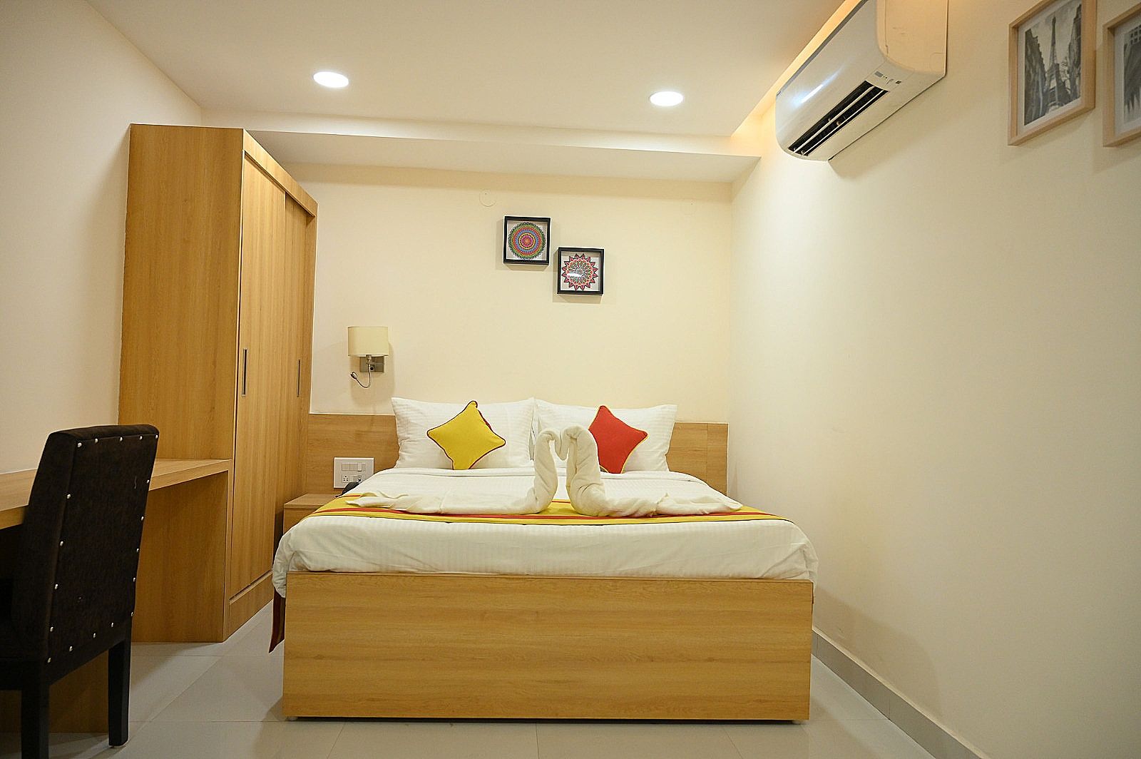 Hotel Sudarshan Grand Business Room 3