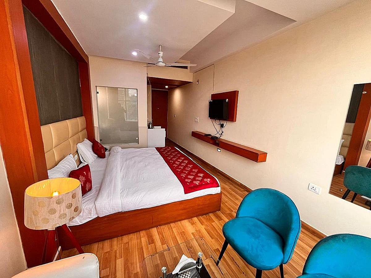 Deluxe Double Room with City View