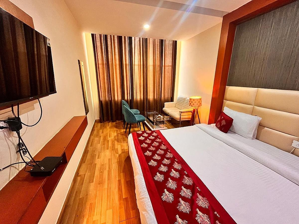 Deluxe Double Room with City View