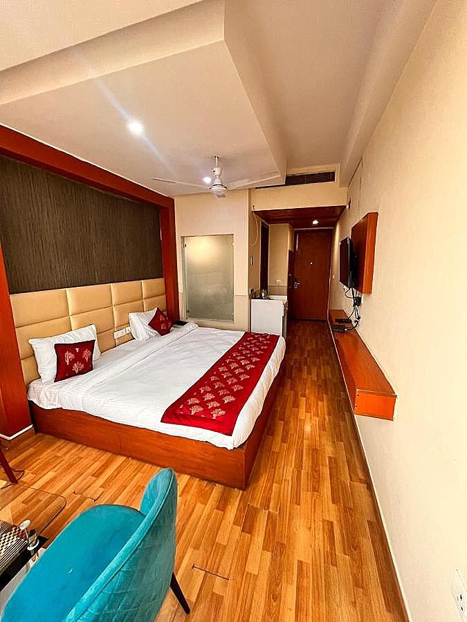 Deluxe Double Room with City View