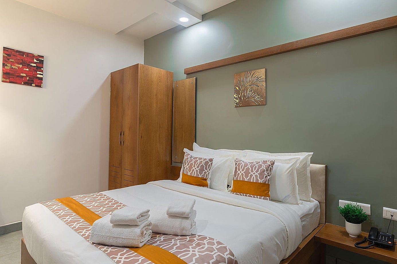 Standard Queen Room