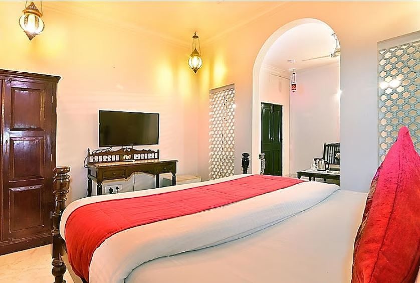 Deluxe AC Room With Free Wi-Fi