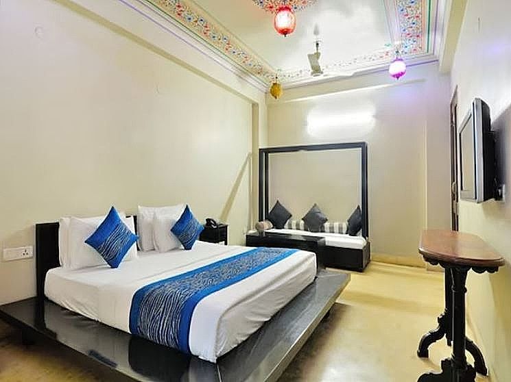 Deluxe AC Room With Free Wi-Fi
