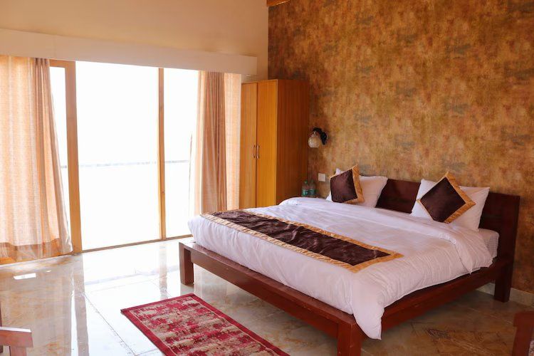 Superior Room with Lawn and Swing (Ground Floor)